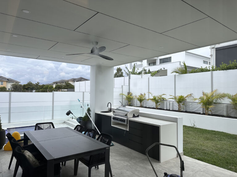 uc_stacked_images_elementor_a9bda01_item3